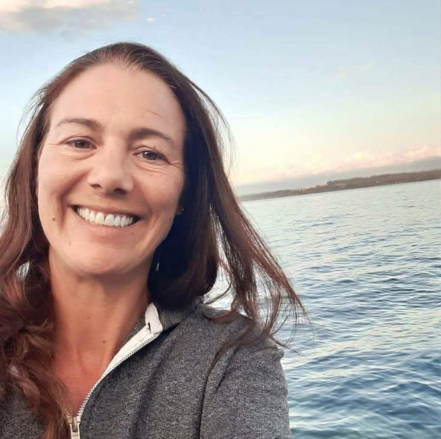 Lucille John au bord du lac